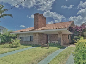 Chalet tradicional a metros de la playa